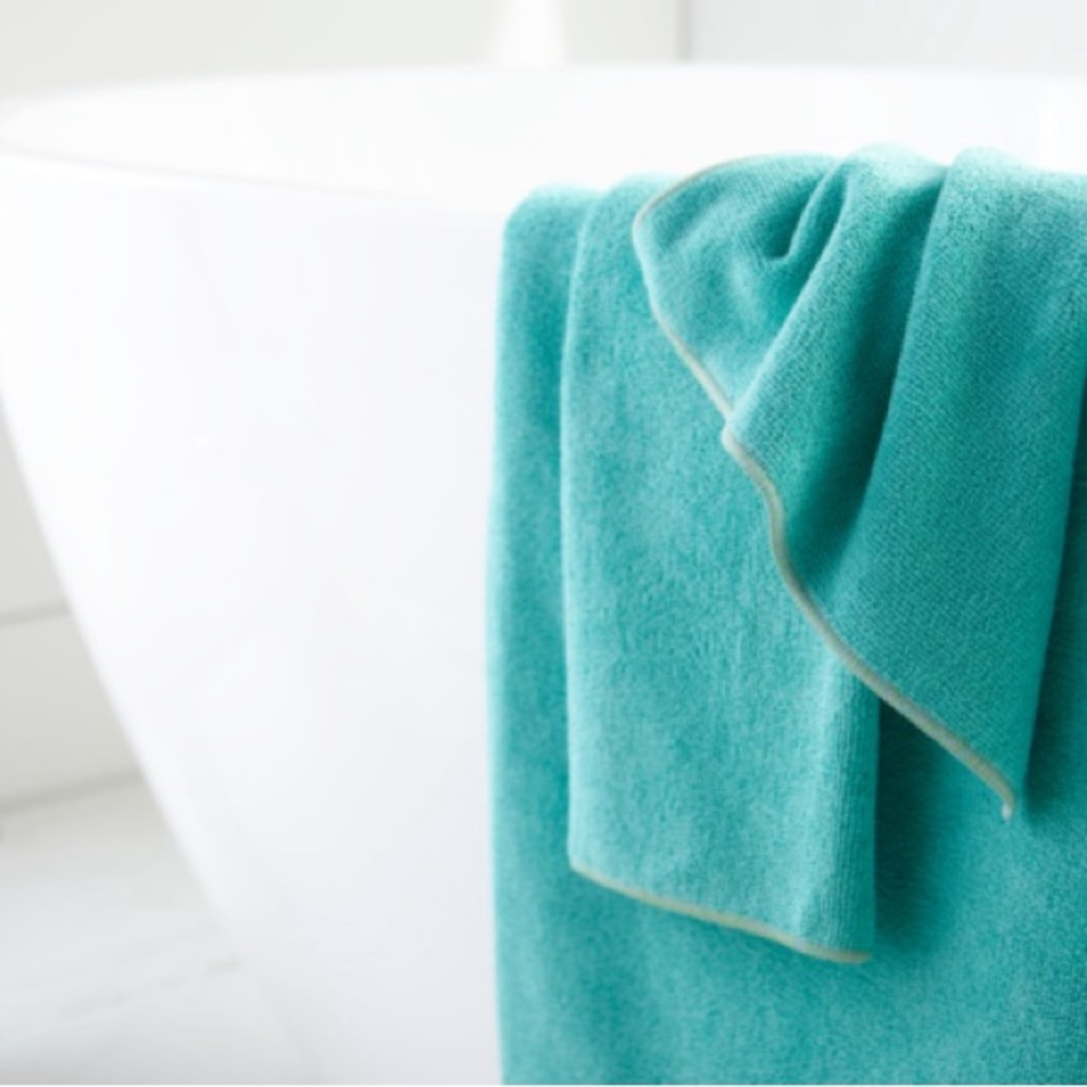 Norwex Deluxe Towel Trio in Caribbean includes Bath & Hand Towel, facecloths (3)